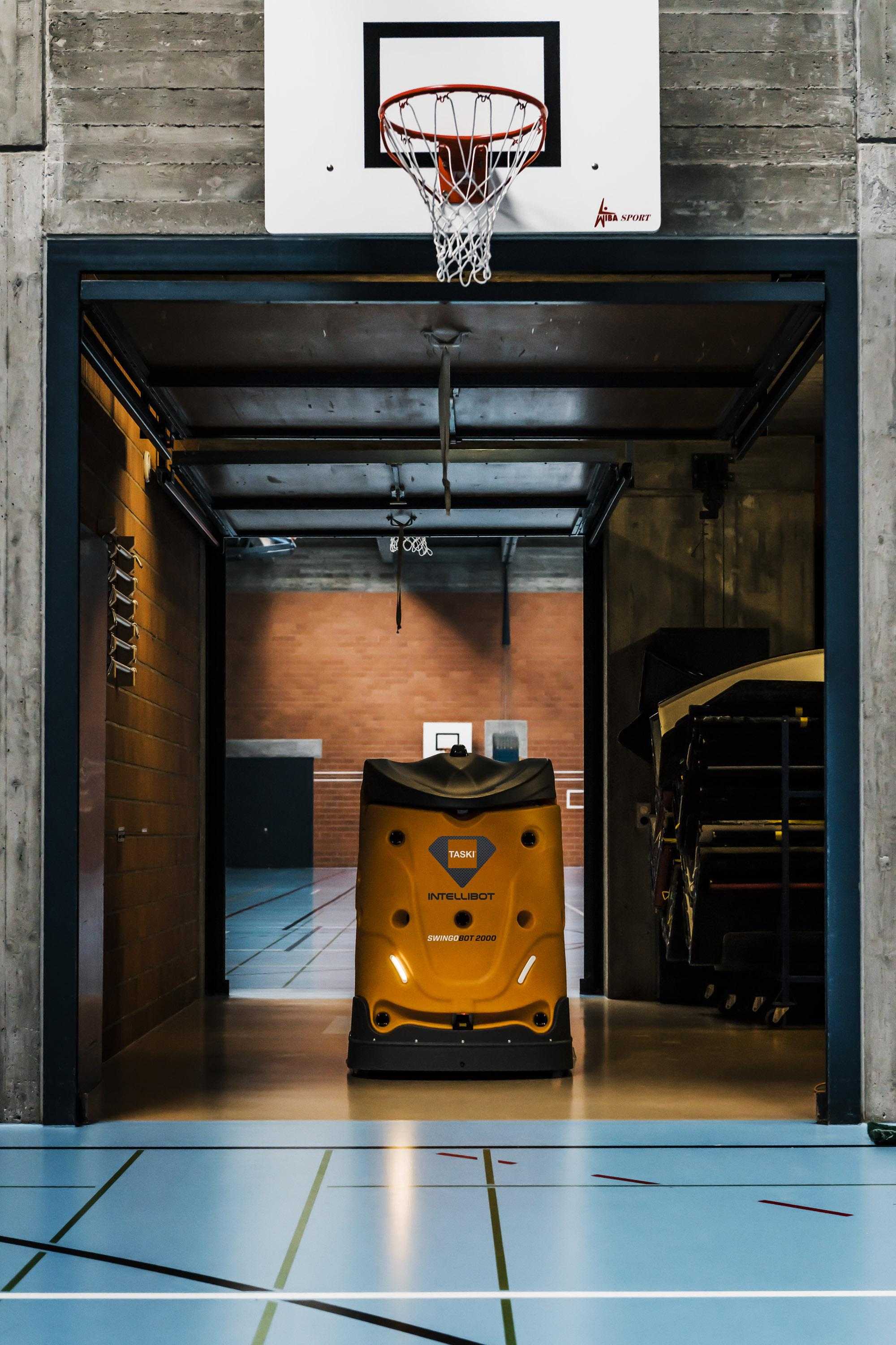 Swingobot_2000_Turnhalle_080