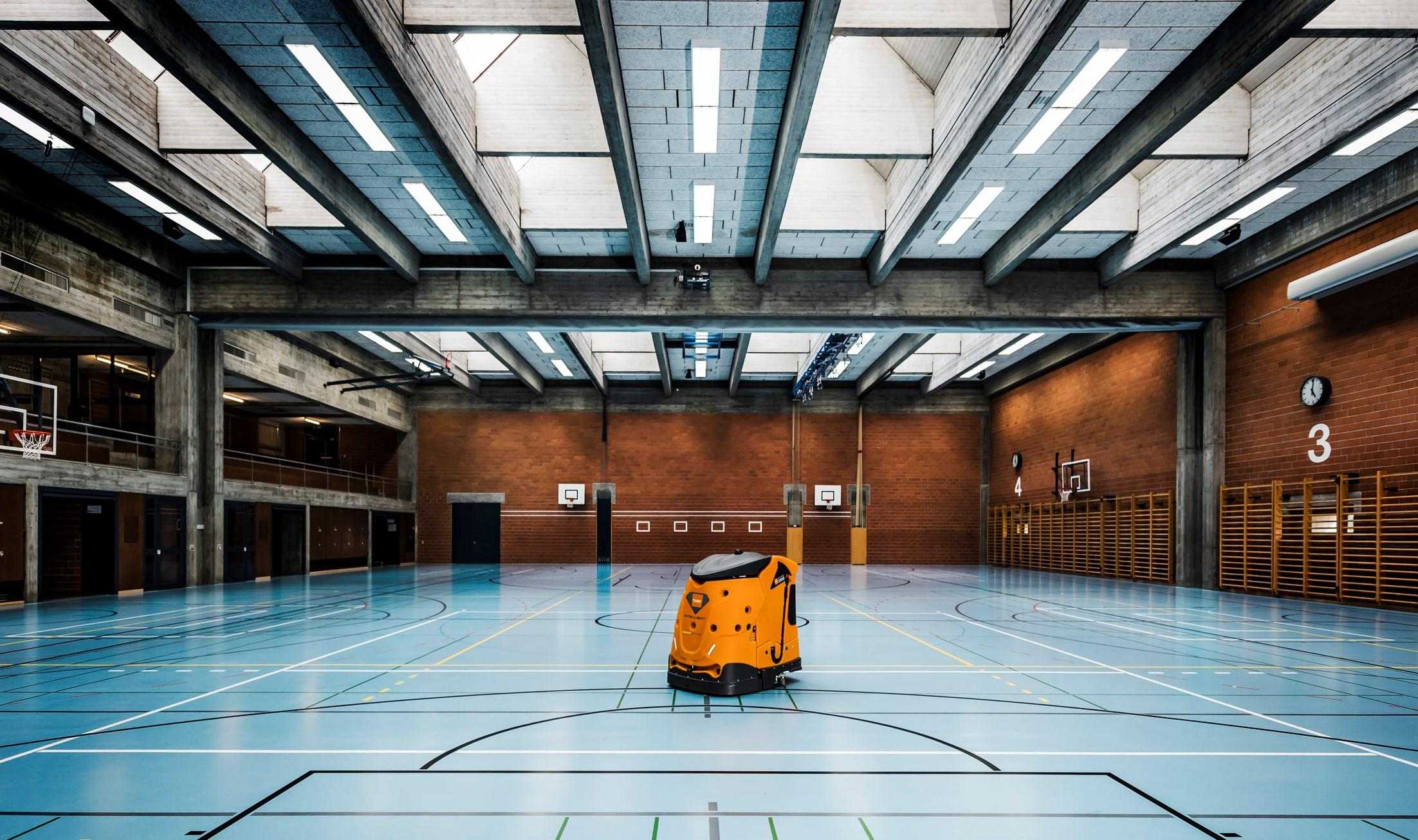 Swingobot_2000_Turnhalle_125